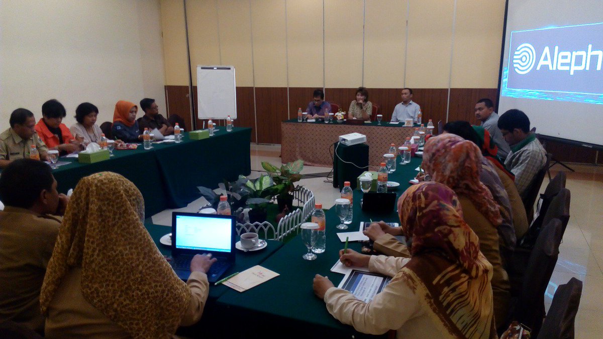 AlephGlobal's tweet photo. Sosialisasi Layanan #PlatformAleph pada perwakilan Propinsi seluruh Indonesia di Desa Wisata, TMII https://t.co/xyXo0CJx2Z
