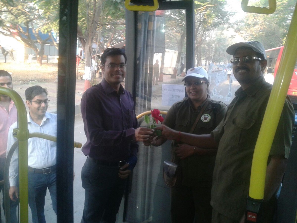 NMMT_bus_day's tweet photo. #NMMTBusDay #ChabiChodo movement going on https://t.co/OBxHyQumAW