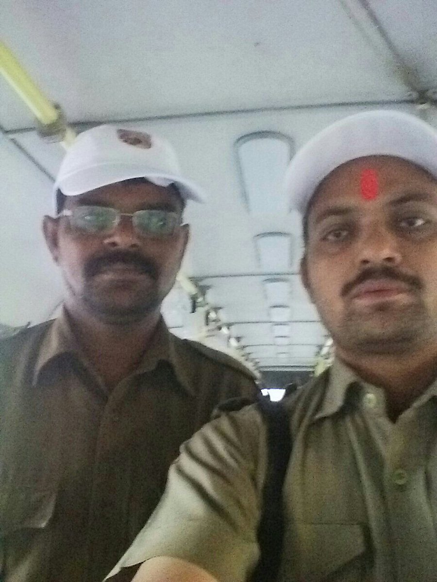 NMMT_bus_day's tweet photo. #NMMTBusDay #ChabiChodo movement rocks #BusDaySelfie https://t.co/caUzOK9N8H