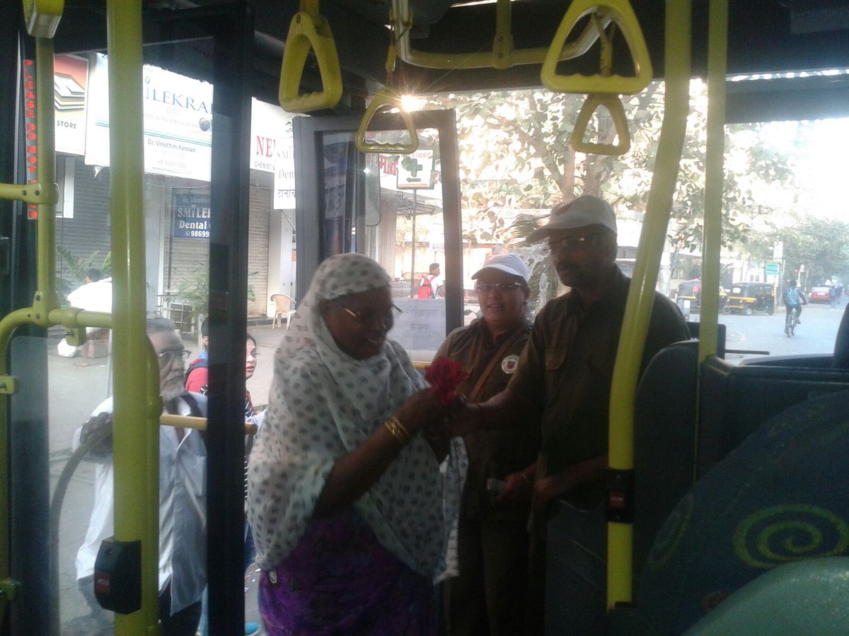 NMMT_bus_day's tweet photo. #NMMTBusDay #ChabiChodo movement rocks #BusDaySelfie https://t.co/caUzOK9N8H