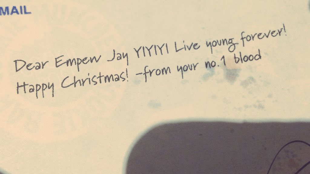 Empew_Yi's tweet image. 동생이 뉴질랜드에서 보낸 '크리스마스' 메시지(내용물은 쿠키)가 이제서야 도착했다
메시지 읽다가 유어 넘버원 블러드에서 빵터졌다ㅋㅋㅋㅋㅋ큐ㅠㅠㅠㅠ