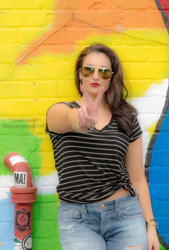 SoulShineArt1's tweet photo. #littlefive #atlanta #model #photography #color #graffiti https://t.co/bgQsLIdnxz