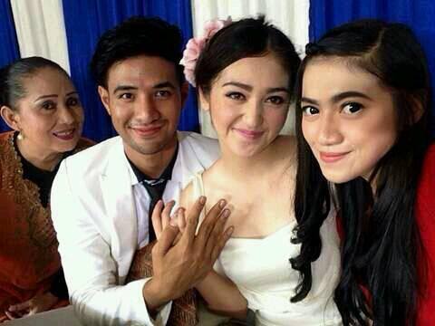 Rajo Langit Dan Ratna <3 #Menikah #7ManusiaHarimau :) @rantyaprilyy <a href="/AmmarZoni/">Ammar Zoni</a>