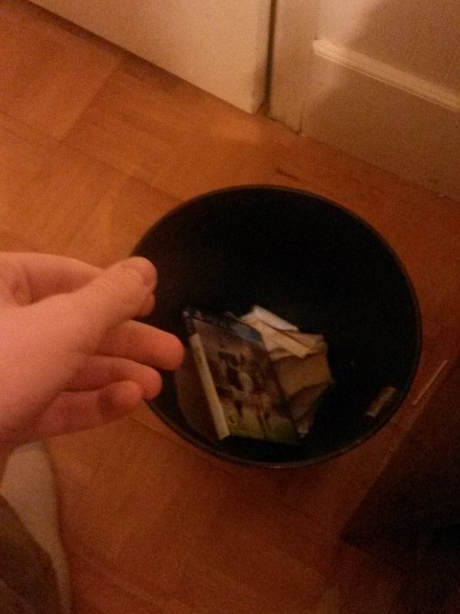 New_Account_Ian's tweet photo. @EASPORTSFIFA when yo servers keep messing up https://t.co/tLUxoRKr3W
