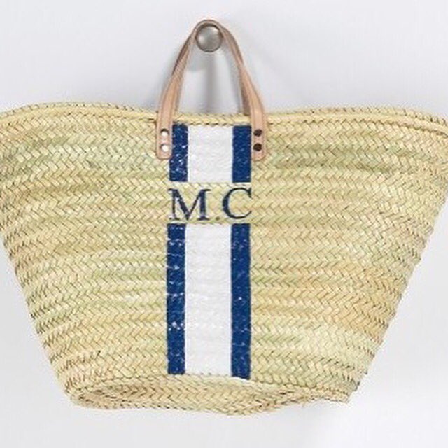 LineaLuxe's tweet photo. Beach chic! Shop our hand-painted and personalized beach bags @ https://t.co/XO3of5Tq7E. #personalized #bespoke https://t.co/N4Jr2vj3PS