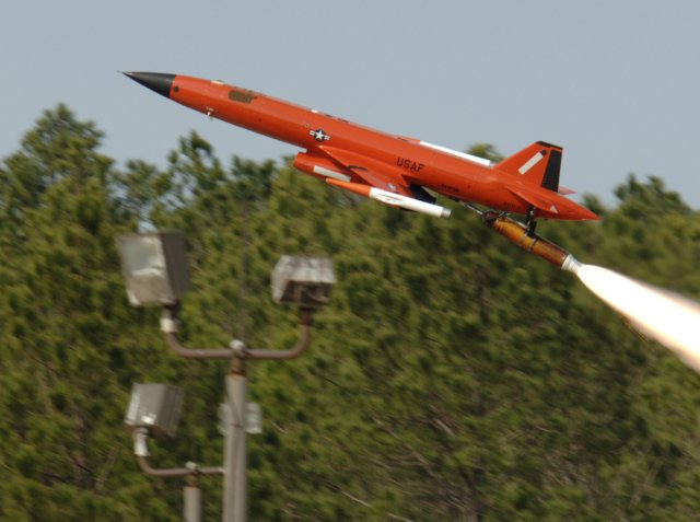 AirRecognition's tweet photo. #Kratos wins a $37mn contract for #USAF Subscale Aerial Target Program support #AFSAT https://t.co/46576EfBvT https://t.co/xsbnOzlkln