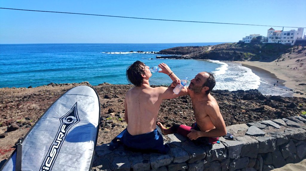 AguaFuentealta's tweet photo. Después del 🏄, Fuentealta.
Acompañamos a #BICSurf en su rodaje por la isla de #Tenerife
#yotambiénbeboFuentealta https://t.co/grbEiPD5Ws