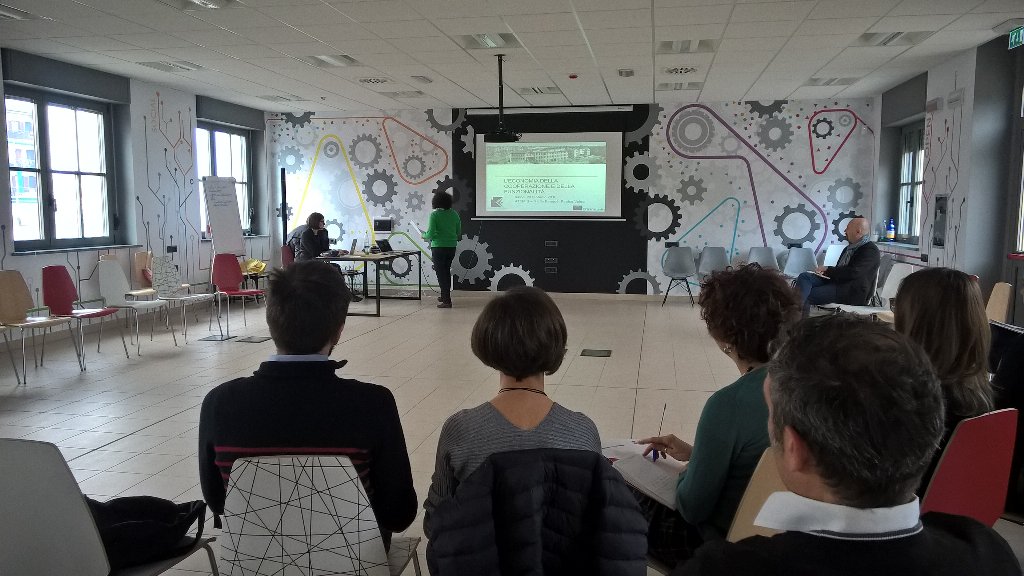 RDemissy's tweet photo. 1st présentation of functional and cooperativ economy in Italia @OpenIncet Torino #CREPEEFC #économiefonctionnalité https://t.co/f3AypkJ6xD
