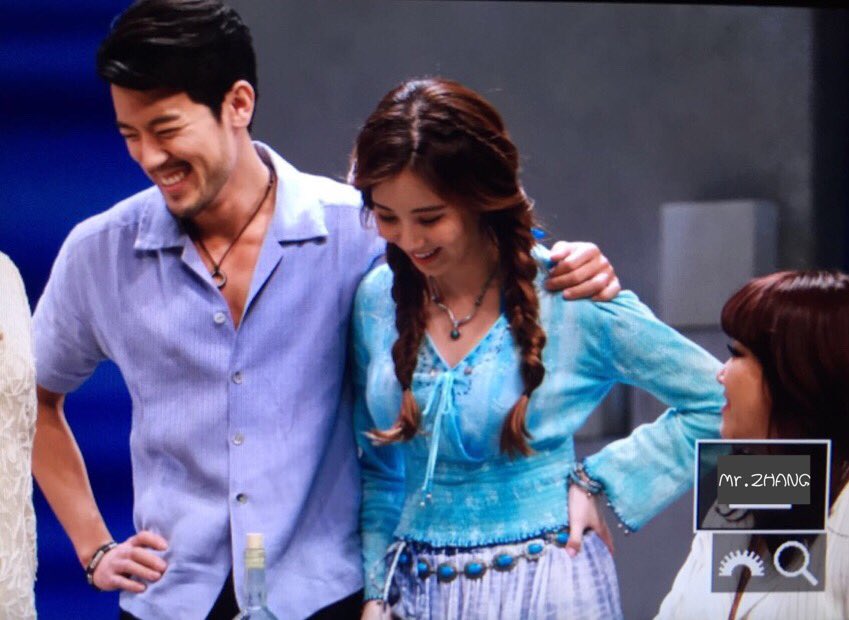 [OTHER][08-12-2015]SeoHyun tham dự vở nhạc kịch mới mang tên "Mamma Mia!" - Page 3 Cb43vSNUEAALtDK