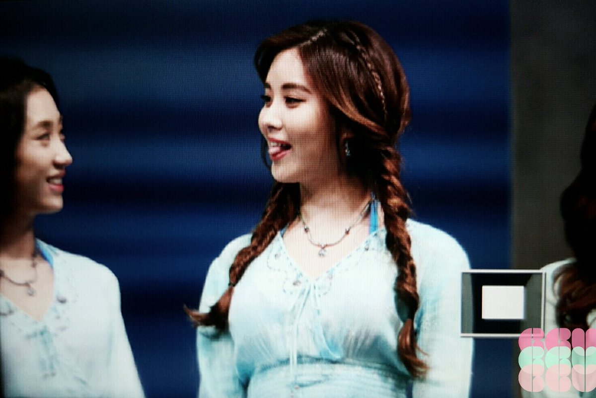 [OTHER][08-12-2015]SeoHyun tham dự vở nhạc kịch mới mang tên "Mamma Mia!" - Page 3 Cb45YLeUsAEbtZ3