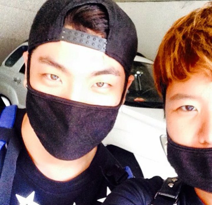 _gun94's tweet photo. This fan keeps meeting Gunhee, So lucky😮💕
#샵건 #송건희 https://t.co/4u9mhWNEA6
