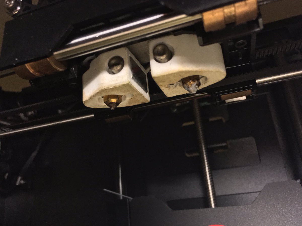 c_simplexity's tweet image. Dual extrusion.. Let&apos;s start #3Dprinting #PLA and #TPU