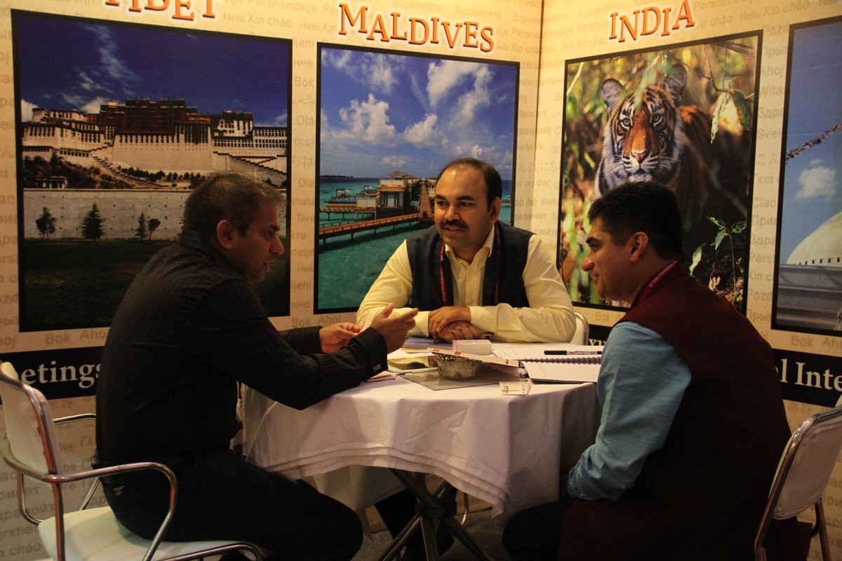 uptourismgov's tweet photo. A healthy discussion at the tours & travel desk starts this morning. #UPTM16 #Agra #TheHeritageArc https://t.co/U3QEFeHXVl