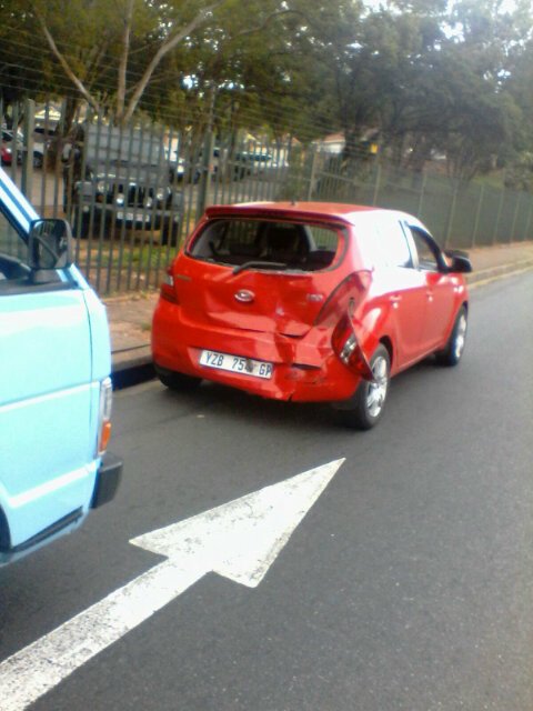 FRACCDSP's tweet image. Houghton dr at The Wilds in JHB,some delays. @EWNTraffic @_ArriveAlive @FatalMoves @OF_THE_SOUTH @Nicol3tt300