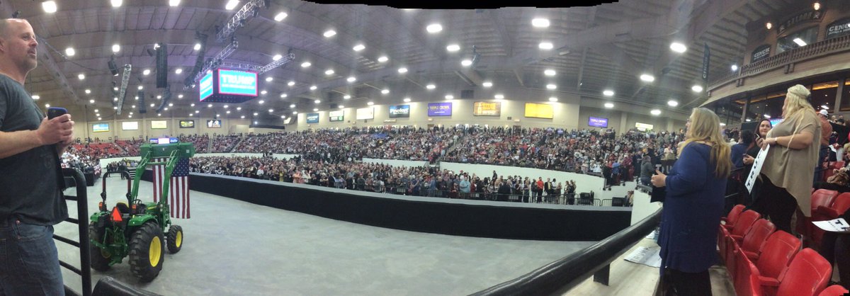 NevadaForTrump's tweet photo. Great crowd at @realDonaldTrump's rally today! Every vote counts #Trump #Trump2016 #NevadaForTrump #MAGA #Nevada https://t.co/MiA1aWc9bo