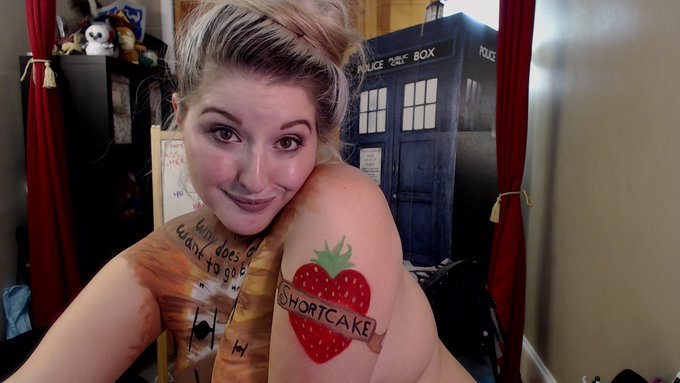 Some of the body painting from tonight! Including @HapPond's fansign! :) https://t.co/gXgcPHtjGU