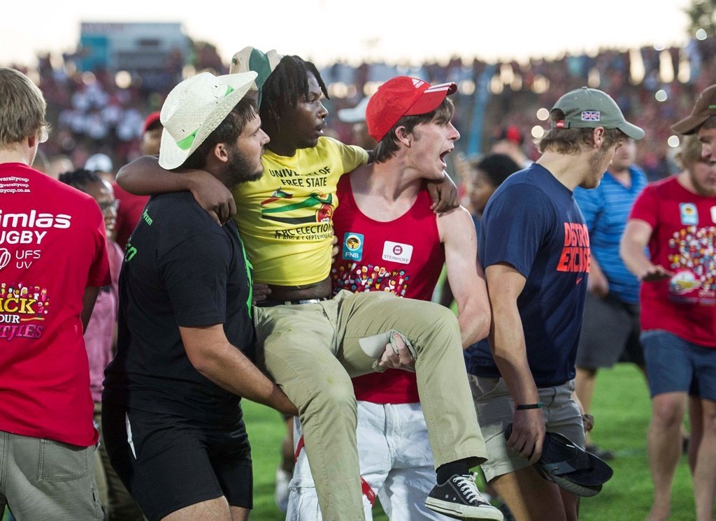 Feather_Ruffler's tweet photo. You guys love running with the whole "whites are racist" but nobody showed us this #UFS #VarsityCup https://t.co/EaHn9MQ67x