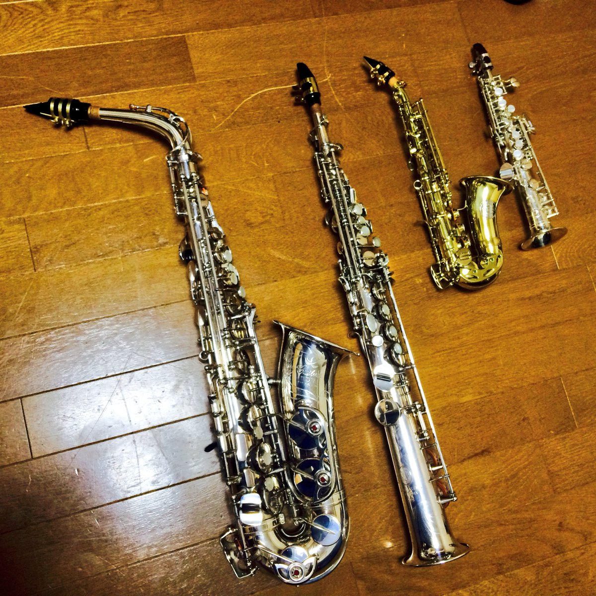 本妻はテナーサックス Sur Twitter 久しぶりに高音サックスのケース開けた 吹いたら楽しい でも唇が痛い 小さい楽器達 口壊しそうで危険 ソプリロとカーブドソプラニーノ T Co Daqvaqqgnt