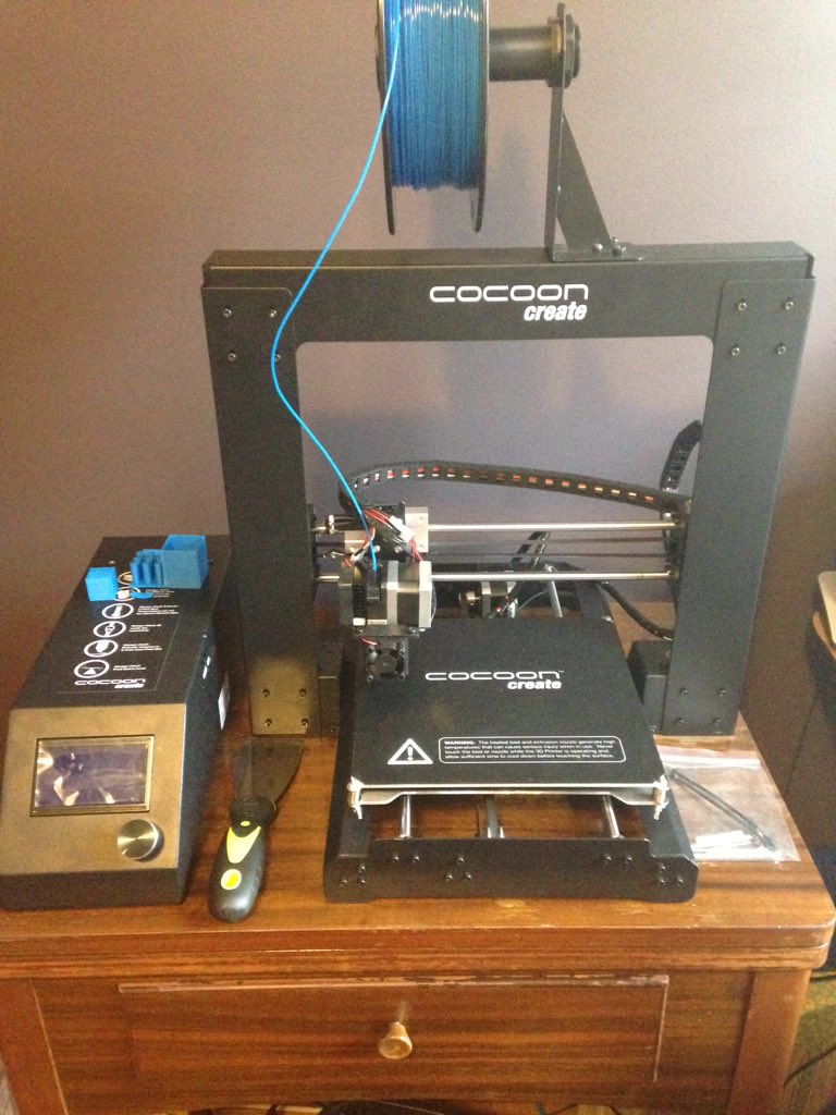 TheLegoBuilds's tweet photo. Good news guys! I FINALY GOT ONE, a 3D printer! It will help with the prop builds heaps! #Aldi #3dprinter #props https://t.co/LMVxGONGli