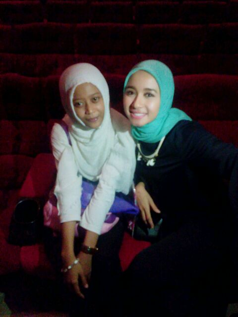 mibel_Bellaers's tweet photo. With kak @Bellaudyaa di Promo Film Talak Tiga di Delta Plaza Surabaya 😉😙 Makasih kak Bella 😙 @filmTALAK3 https://t.co/NldOj7Eiyx