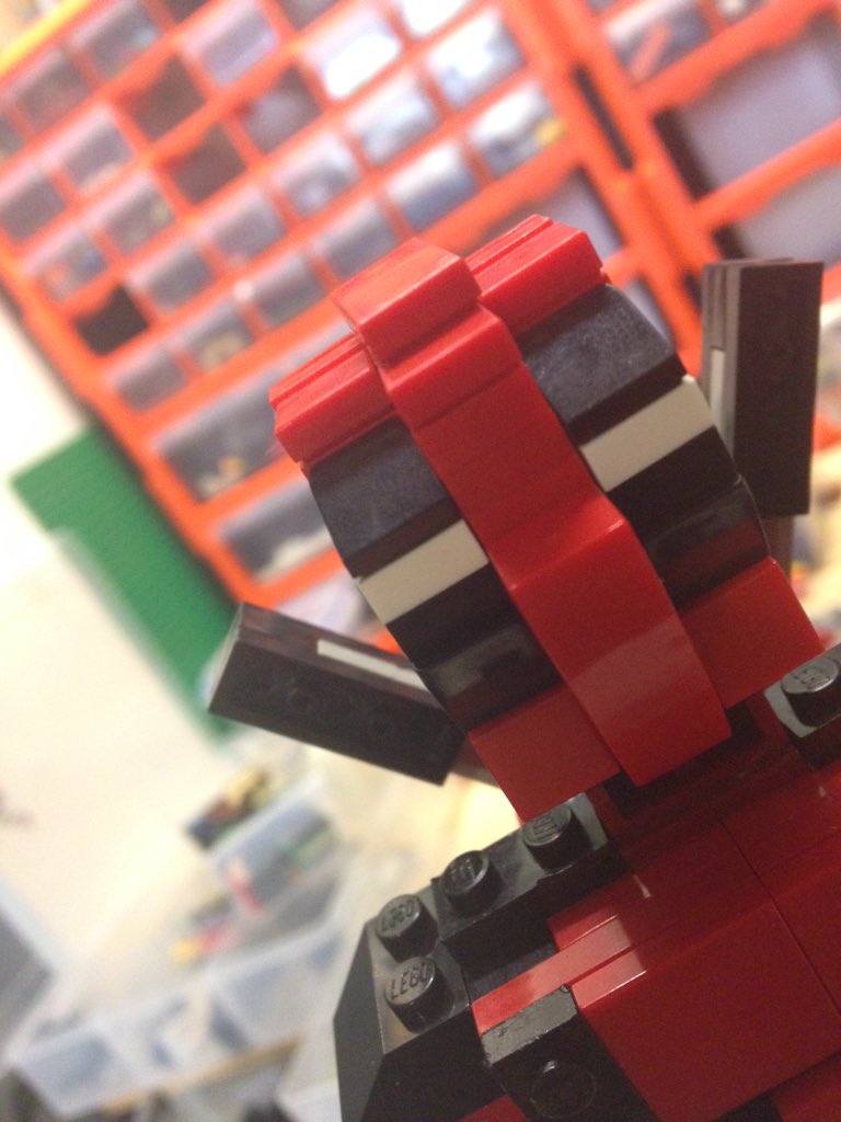 TheLegoBuilds's tweet photo. "Lemme take a selfie" you can expect this guy on this weekends video! #deadool #marvel #lego #💀💩L https://t.co/QV1cTCwI6M