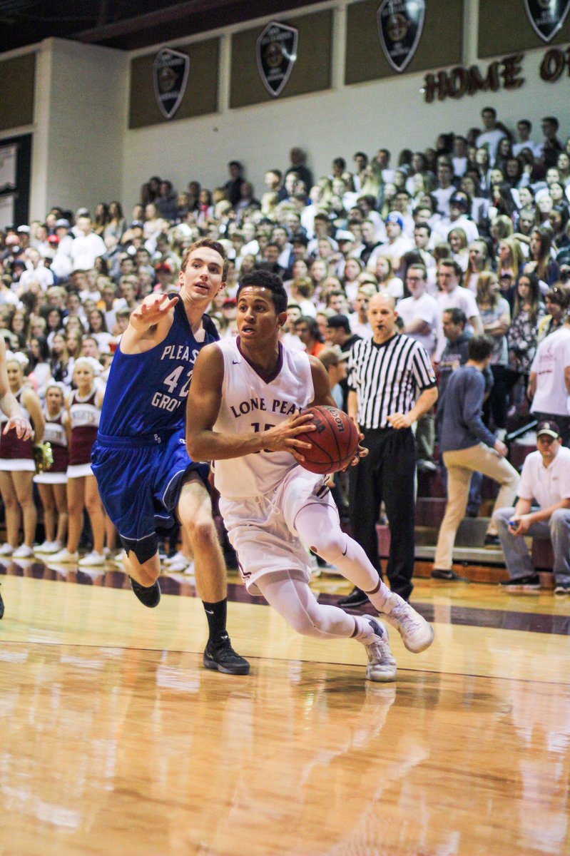 diamondivities's tweet photo. senior night was tender. loved shooting this season #LPhoops https://t.co/f7yVJCsIHi