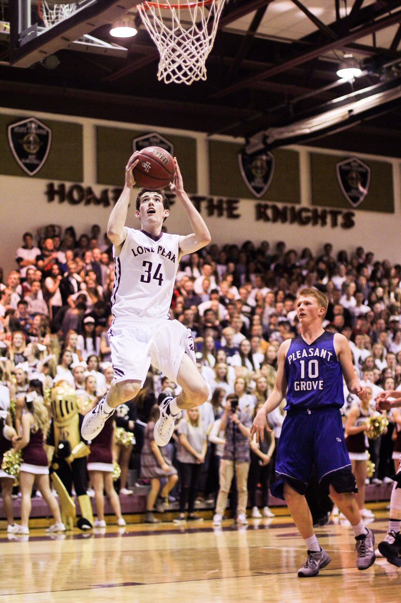 diamondivities's tweet photo. senior night was tender. loved shooting this season #LPhoops https://t.co/f7yVJCsIHi