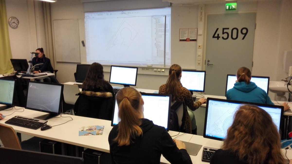 Oppilaamme suunnittelevat koulumme kirjastolle uuttaa ilmettä ja käyttötarkoitusta. #meijänkoulu #apaja #saimia