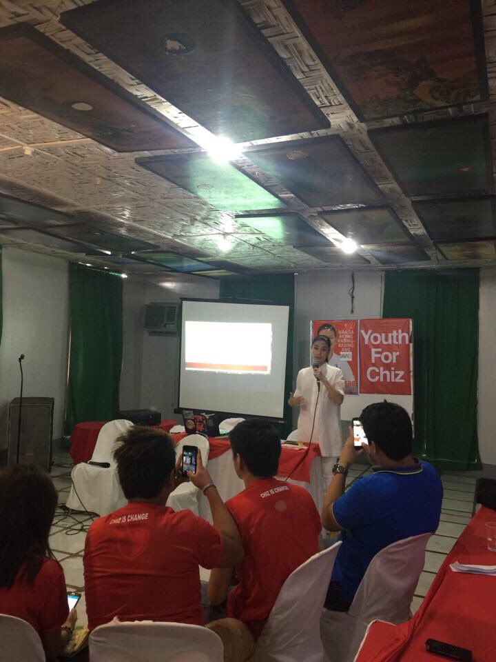 ChizNewsCentral's tweet photo. @heart021485 gives inspiring message to the Youth for Chiz members @Pagbabago2016. @SayChiz #ChooseChiz #CHIZ2016 https://t.co/6lpytsTa0k