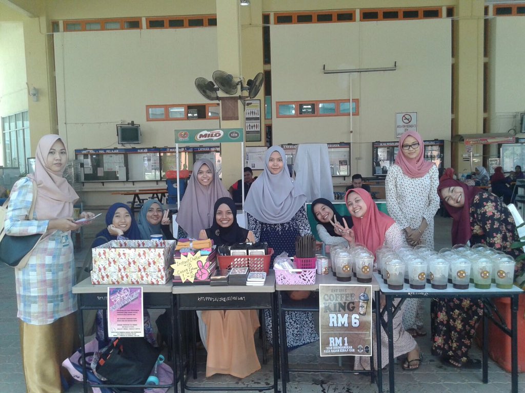 syfqhfii's tweet photo. Mari membeli sambil menderma di booth kami bertempat di dataran pelajar . #coffeeking #supportkami @twtPoliPd https://t.co/qfwblE4zSV