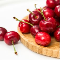 TableLifeChina's tweet image. Deep discount on fresh imported Chilean cherries! ¥63 for for 1/2 kg. Save 36%! ow.ly/YDBoO #tastemore