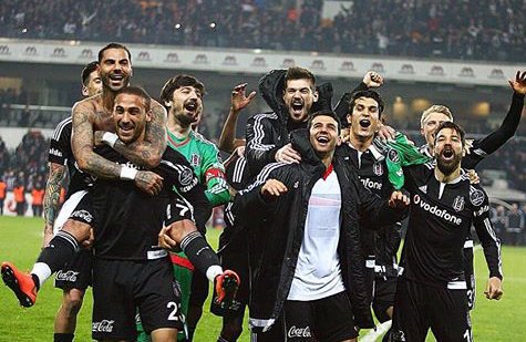 <a href="/kar_beste/">Beste Kartal</a> @DevlethanDepo <a href="/DirenCenk/">Cenk Güneş</a> @huligan1903 @ZL_BJK 
günaydın canlar😃😃😃 selamlar