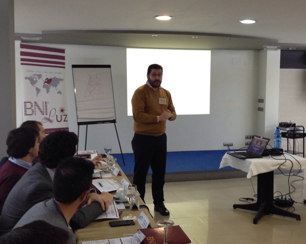 BNILuz's tweet photo. Hoy nuestra presentación de 10 min ha sido de SolMediterráneo Cátering de la mano de Javier Guerrero. https://t.co/o6UfuDFSsy