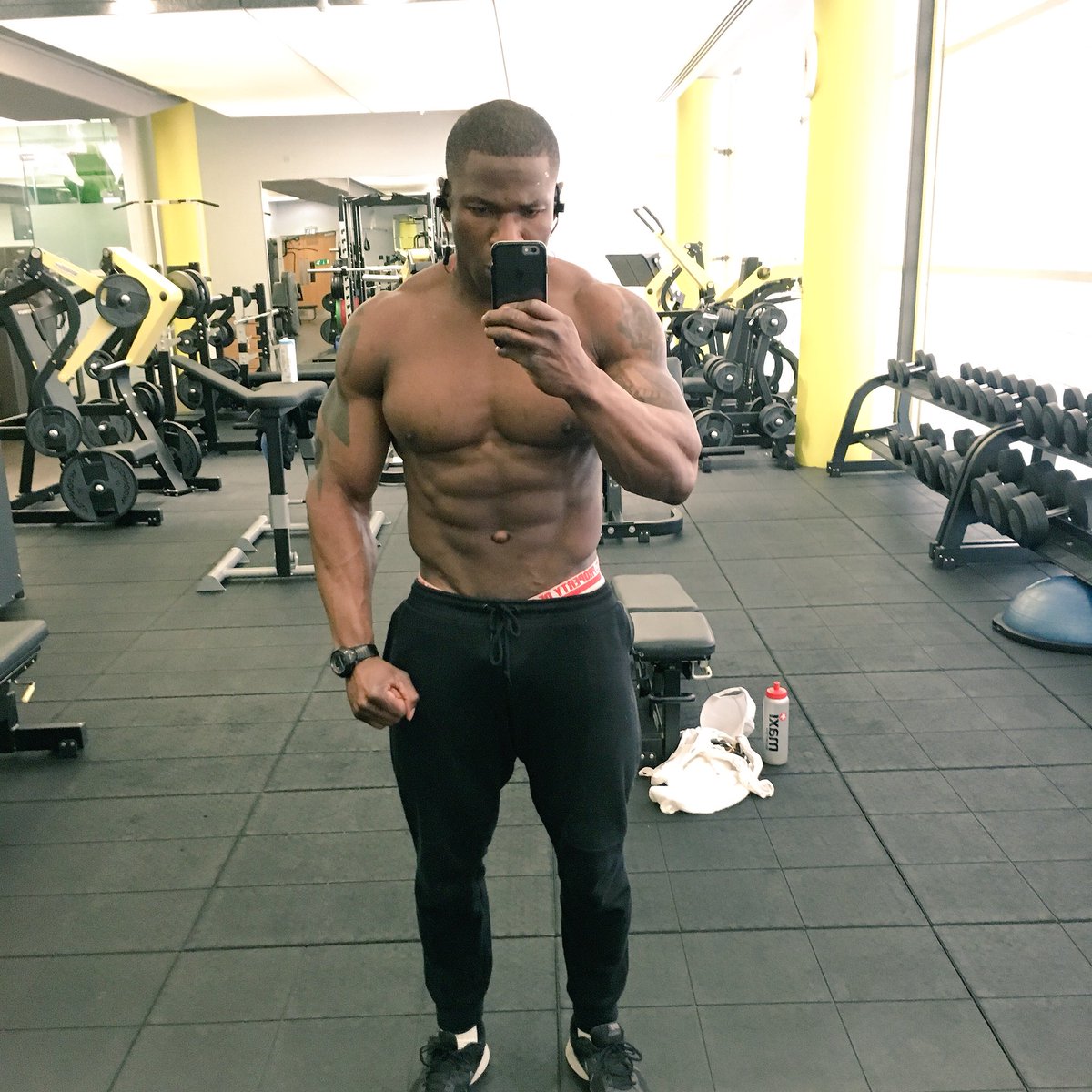 WoleAdesemoye's tweet photo. Never skip your cardio: #cardiotime #gymtime #morningmotivation #61DaysBeforeMyRuturn #roadtola #wbffprep #6amCLUB https://t.co/4R2YAqwnt6