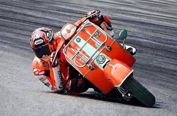 Flat out corner speed on a Vespa #Vespa <a href="/vespa_lc1/">Norrie Kerr</a> <a href="/racingapes/">Racing Apes</a> <a href="/AgiusScooters/">R Agius Scooters</a> <a href="/essexalliancesc/">Essex Alliance SC</a> <a href="/claredenn/">Clare Dennis</a> <a href="/Vespa_OC/">Vespa Owners Club</a>