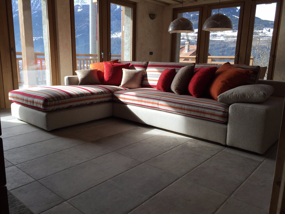 Divano su misura per casa a #Bormio ... cegidsas.it