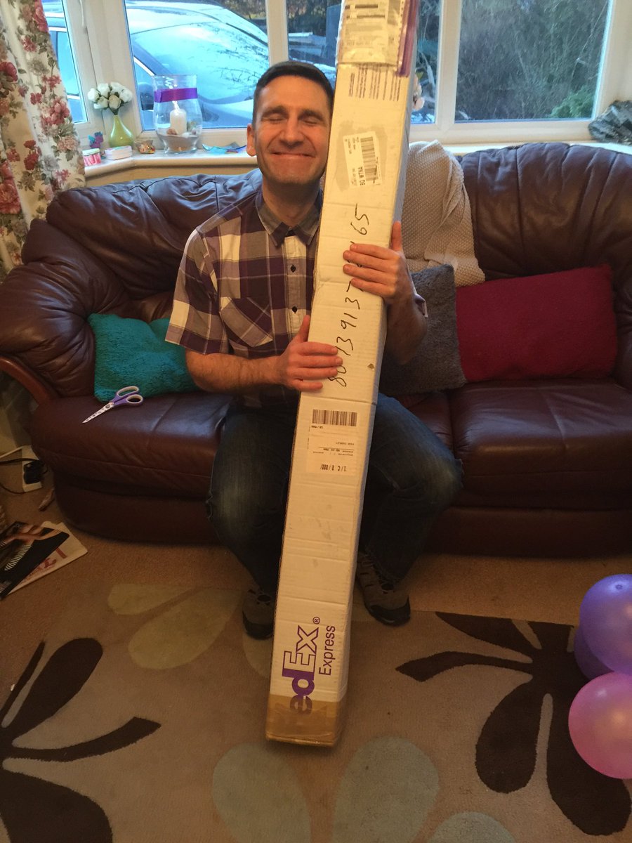 OliviaC_Hair's tweet photo. Daddy got a new Doodoo #didgeridoo #ukplayer https://t.co/wxNpcXEQ2Z