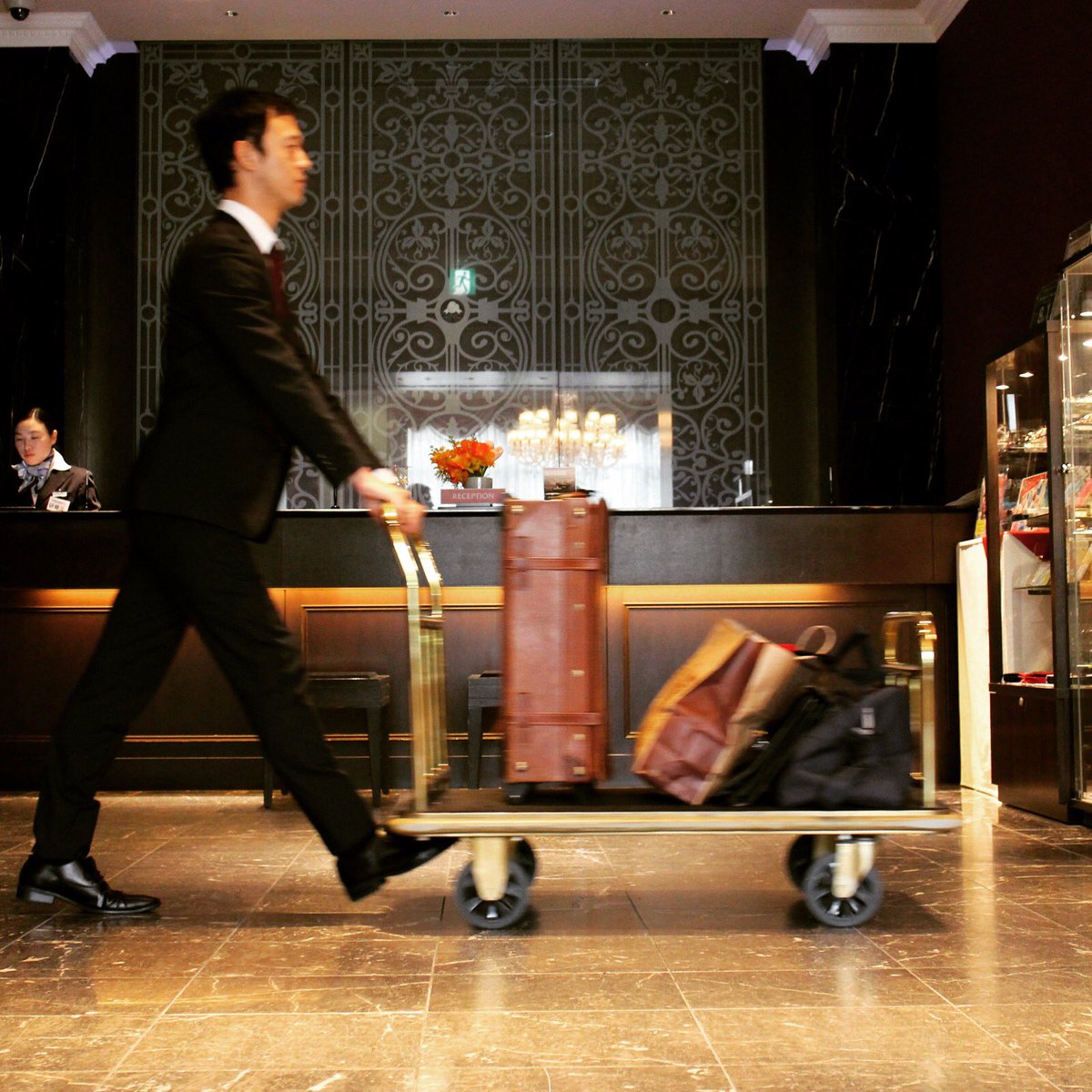 ホテルモントレ赤坂 お客様の大切なお荷物をお部屋まで運ぶポーターサービス ホテルモントレ赤坂 ポーターサービス ポーター フロントクラーク 快適なホテル 快適な滞在 荷物をお部屋に運びます T Co Eaheagxhjm Twitter
