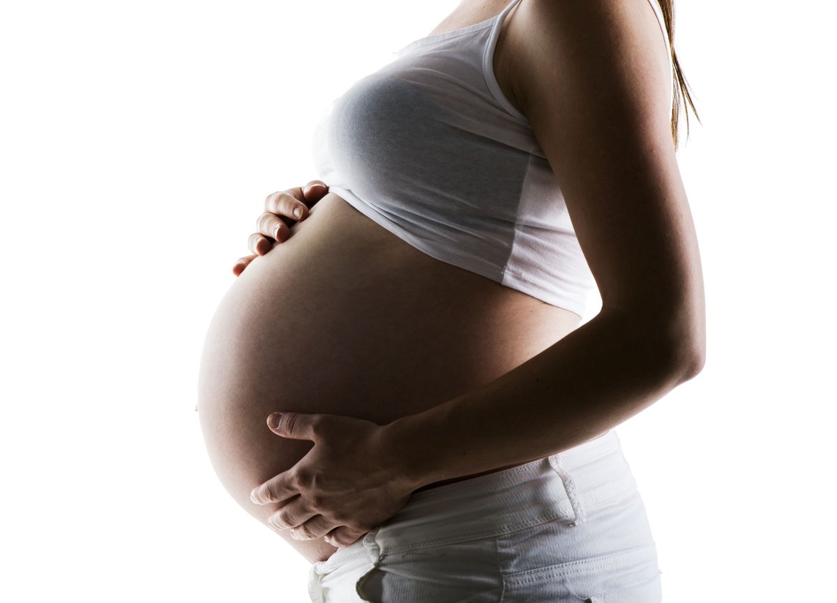 Почему у беременных черный. Почему у беременных черный. Беременная в черном платье. Беременная женщина. Беременные женщины.