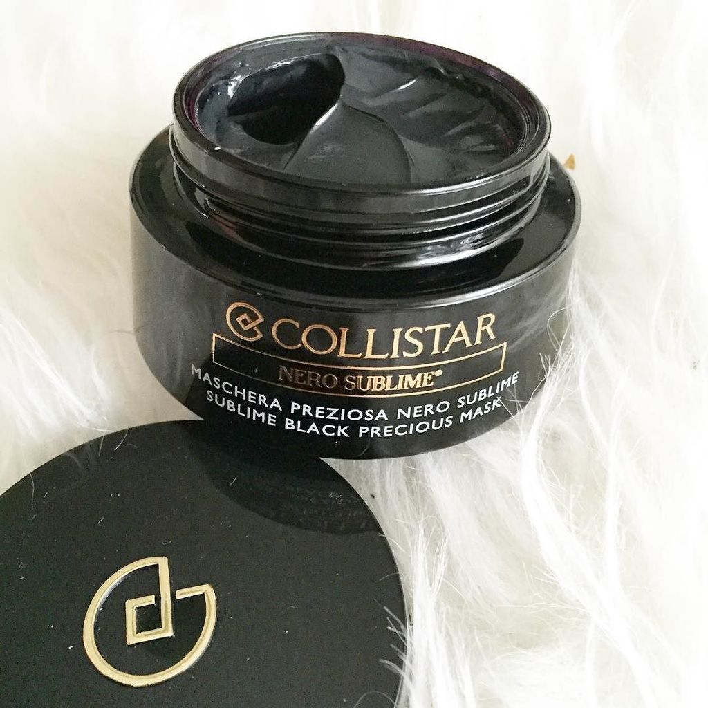 LeTentazionidiL's tweet photo. Oggi si prova lei, la maschera #nerosublime di @collistarbeauty 😍 avete letto il mio post su #tentazionebenessere r… https://t.co/WgL8UzoxRF