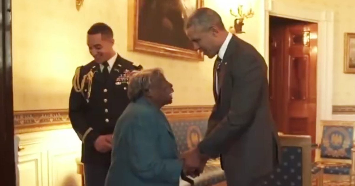 NYMag's tweet image. 106-year-old woman leads the Obamas in a little Oval Office dance party: nym.ag/1KFDxTG