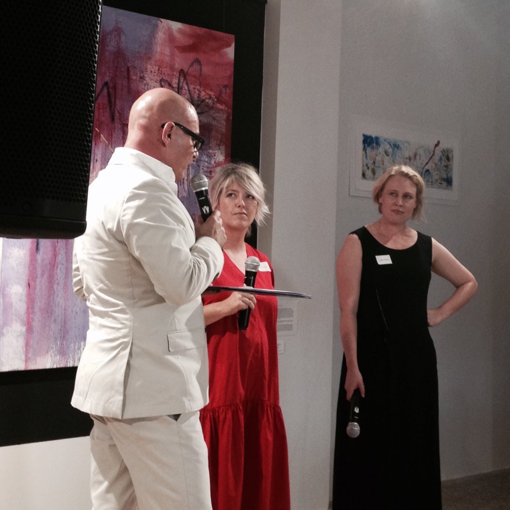 Artful conversations between <a href="/nealewhitaker/">Neale Whitaker</a> #FionaLynch &amp; #SophiaSzilagyi on Art Beyond the Aesthetic at <a href="/Otomys11/">OTOMYS.COM</a>