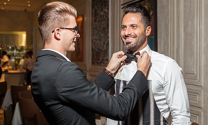 Being a waiter in #Dubai <a href="/LPMDubai/">LPM Dubai</a> bit.ly/1Rk58Jm