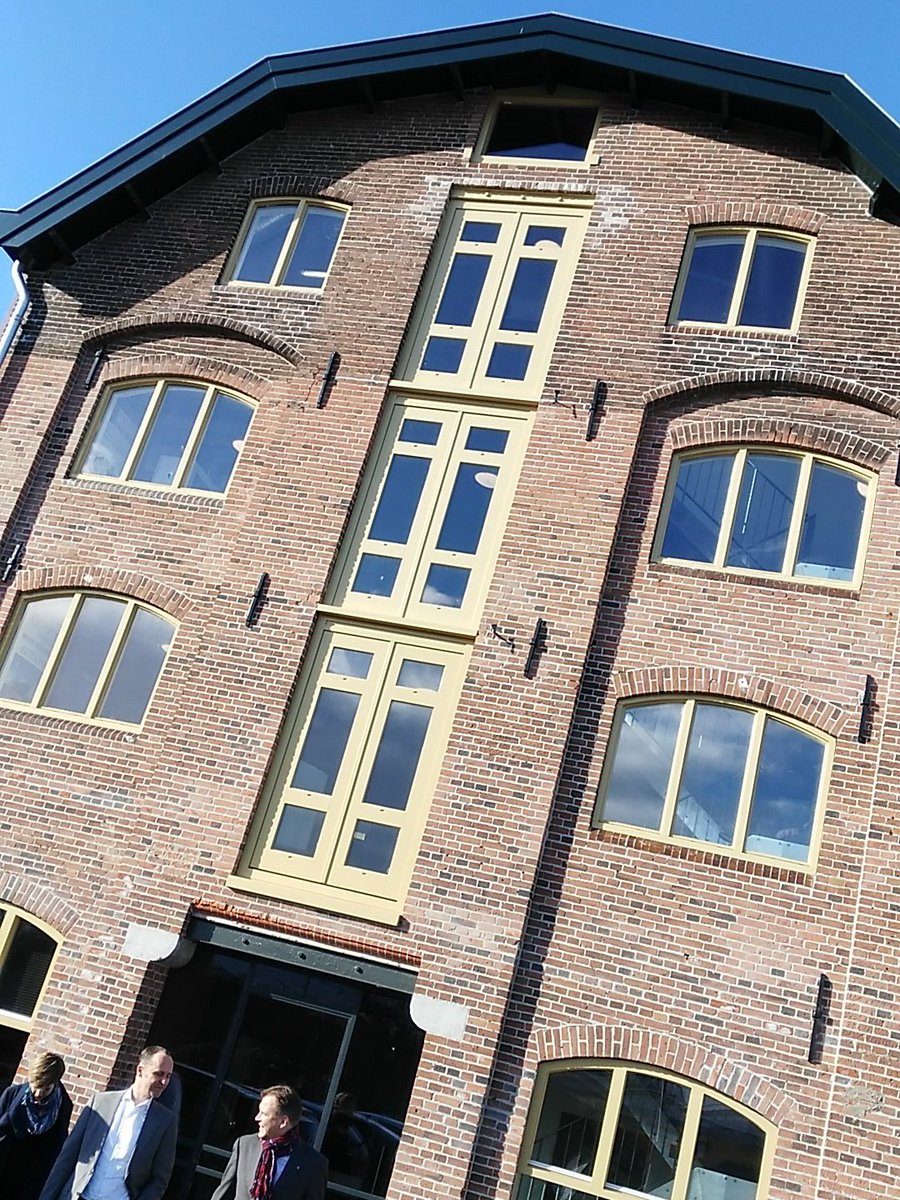 Met <a href="/StartLifeNL/">StartLifeNL</a> het <a href="/PakhuisZ/">Pakhuis Zutphen</a> bekeken en <a href="/RaymondBosch/">Raymond Bosch</a> uitgehoord over <a href="/CleantechCTR/">Techniekfabriek Zutphen</a>