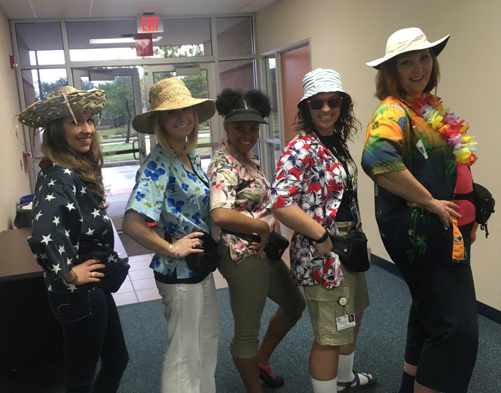 DemnyMary's tweet photo. Tacky tourist at Keith.#keithls https://t.co/NakDFjFKoZ