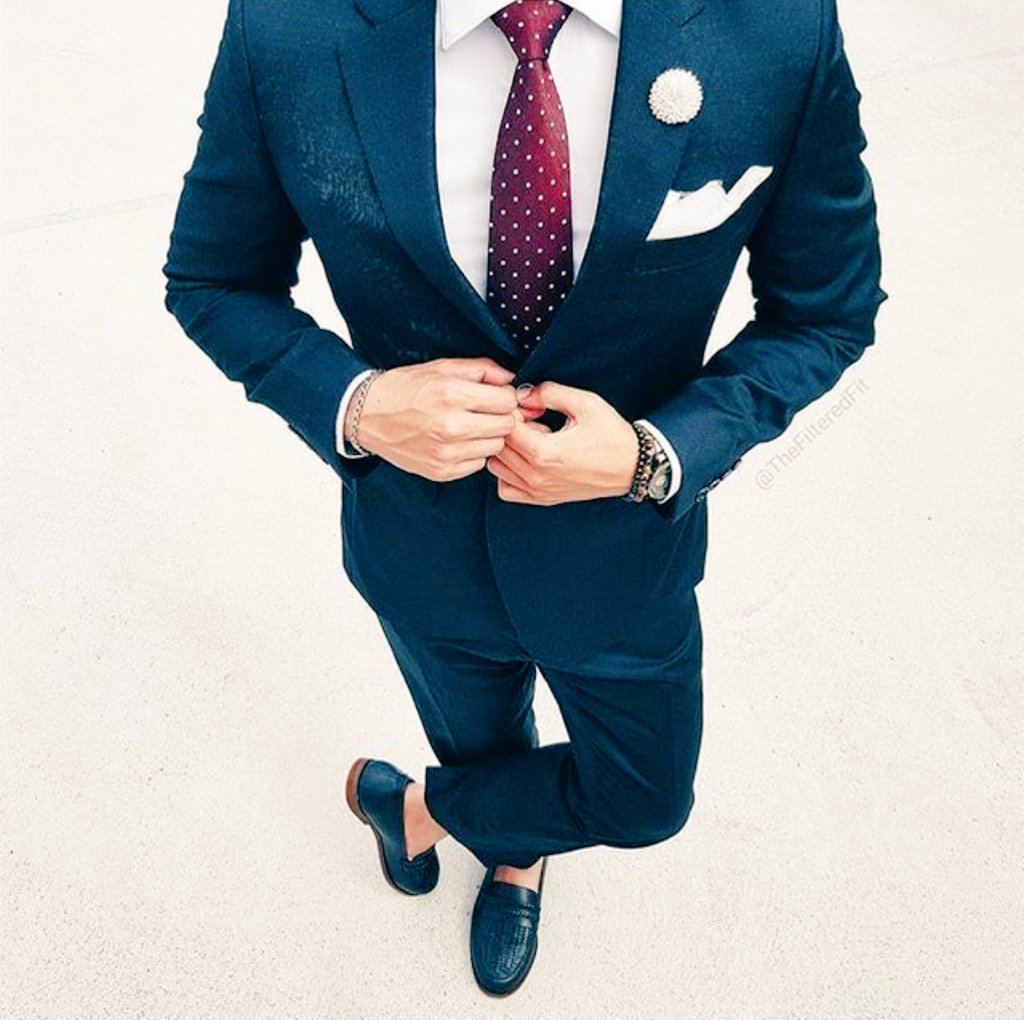 audlar's tweet photo. #suit #loafers #menstyle #fashion #fashionformen #style #outfit #preppy #sockless #ideas #stylish #ideasforme https://t.co/qIR8T2mEDb