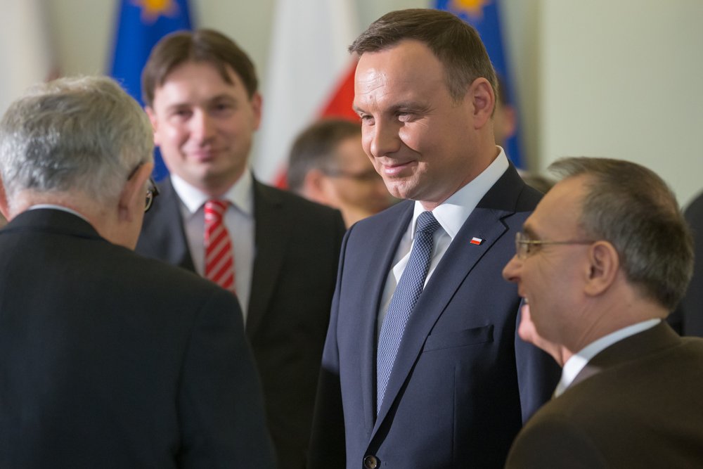 Prezydent wręczył akty powołania członkom Rady Polityki Pieniężnej.
WIĘCEJ: prezydent.pl/aktualnosci/no…