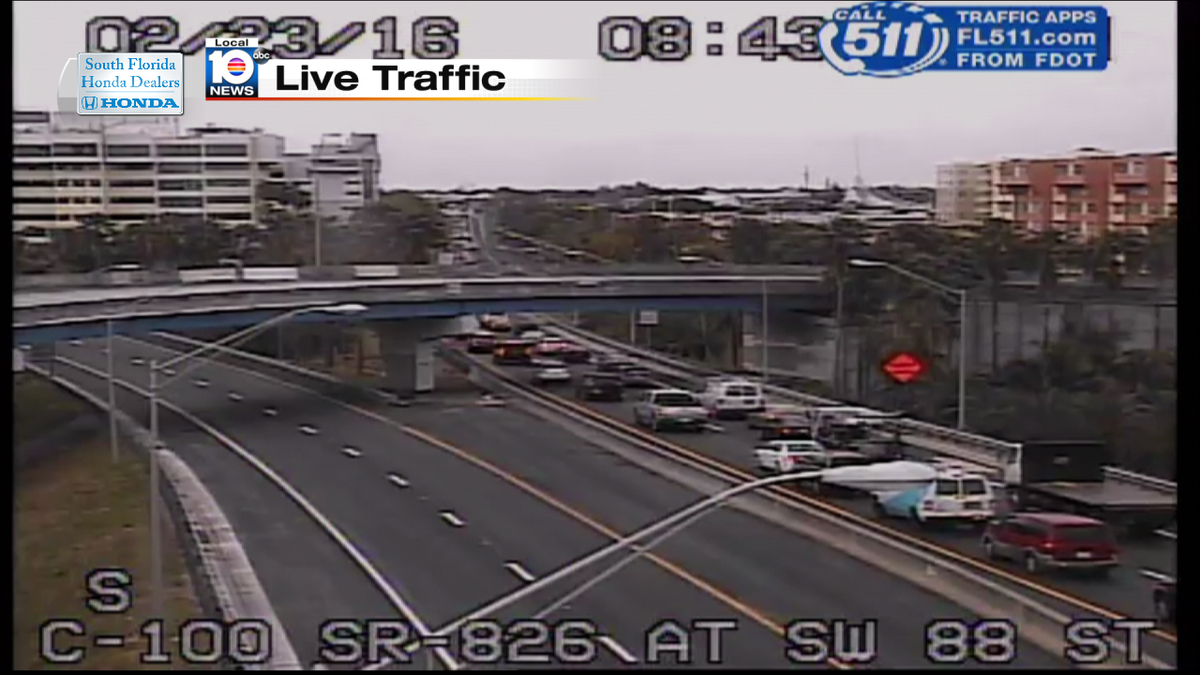 Heavy delays on SR-826 SB and Sunset Drive due to a crash #TRAFFIC #MIAMI https://t.co/HJbcbTyEMp