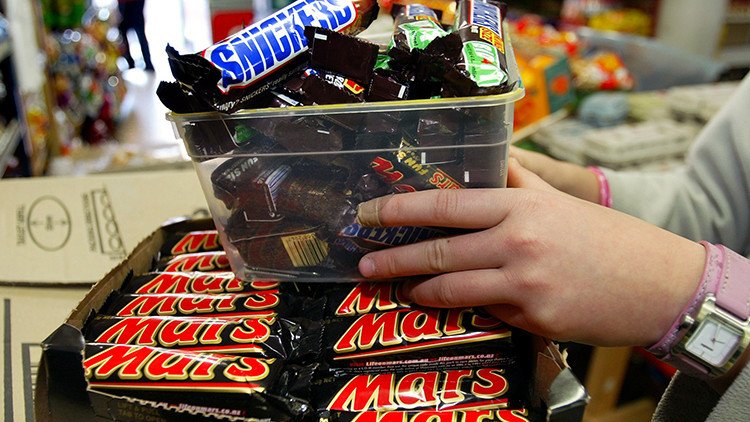 Ritiro barre di cioccolata MARS, Snickers Bar e Milky perché contengono plastica