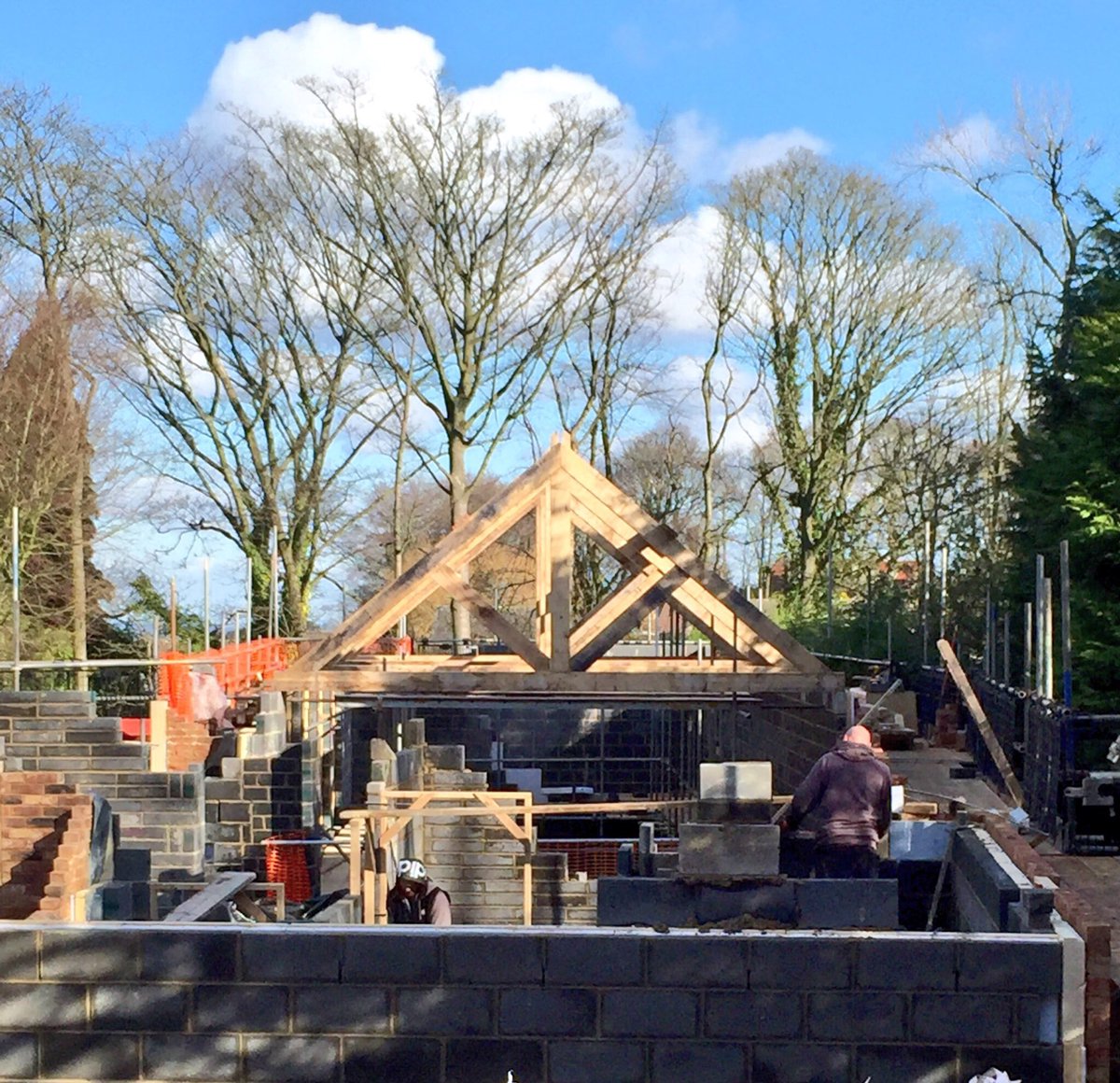PaulBloomUK's tweet photo. Oak Kingpost trusses craned into place today #oak #property #sheffield #luxury #pool https://t.co/5ooKJf4J2C
